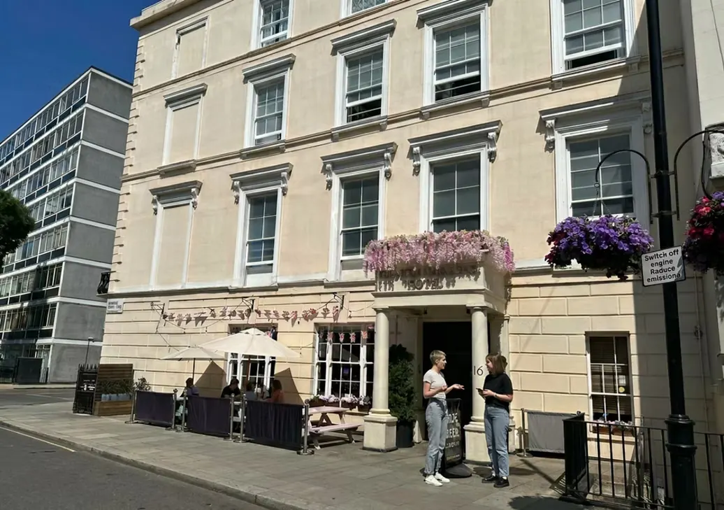 Smart Hyde Park View hostel façade on Leinster Terrace